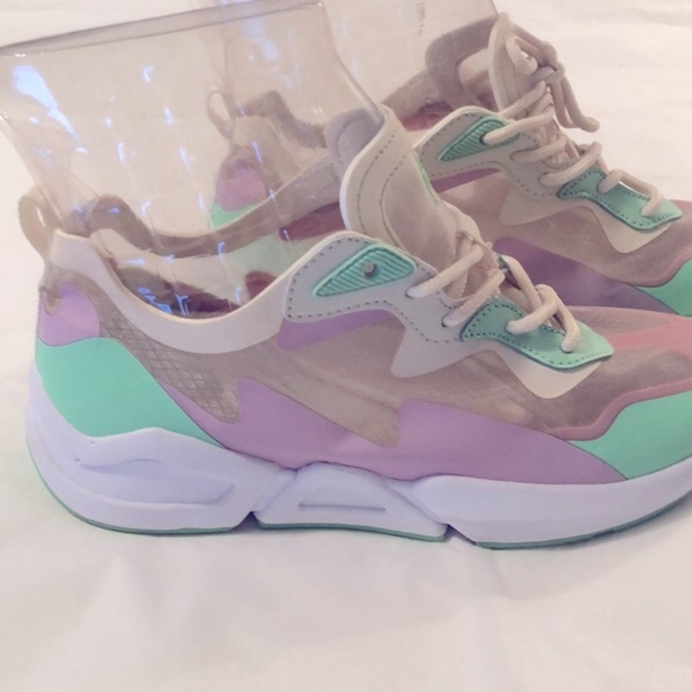 Fabletics Active Wear Sneakers Size 7